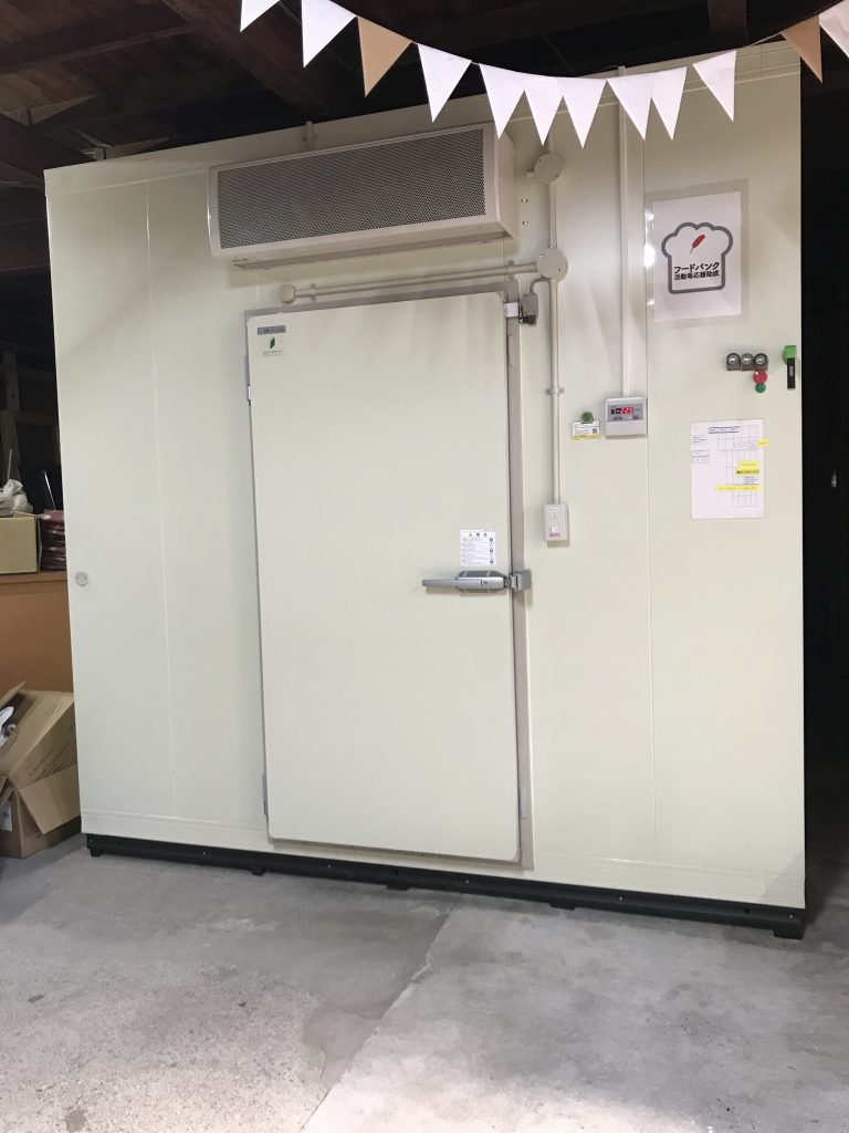 フードバンク活動で大型冷凍庫が完成！